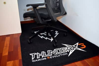 Silla y alfombra